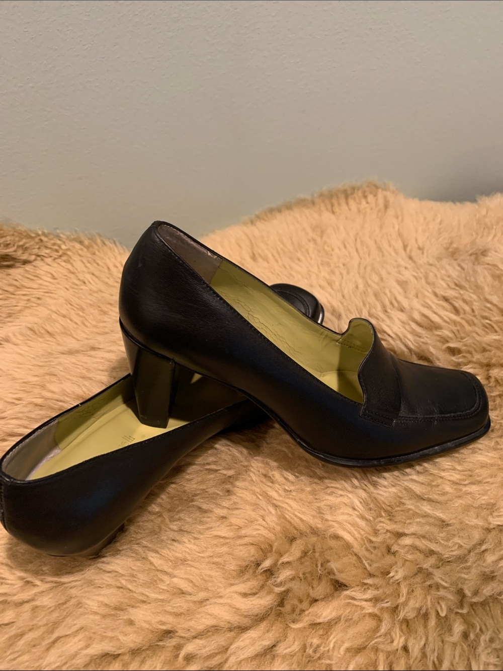 Paolo Corelli Black Leather Pumps. Sz 7